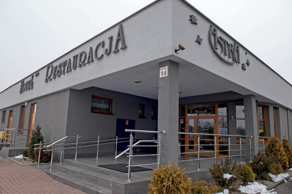 Hotel Astra Домброва-Гурнича Екстер'єр фото